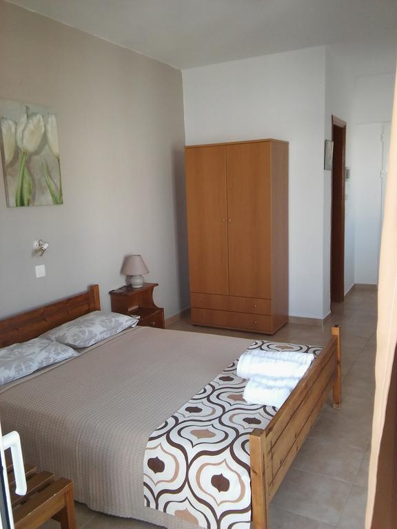 Maria Studios And Apartments CCharaki Buitenkant foto