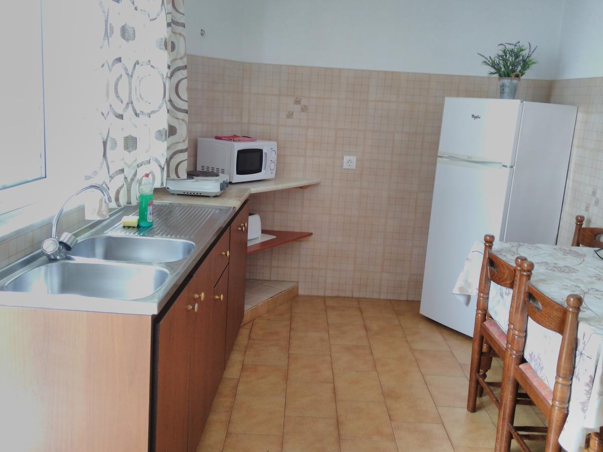 Maria Studios And Apartments CCharaki Buitenkant foto