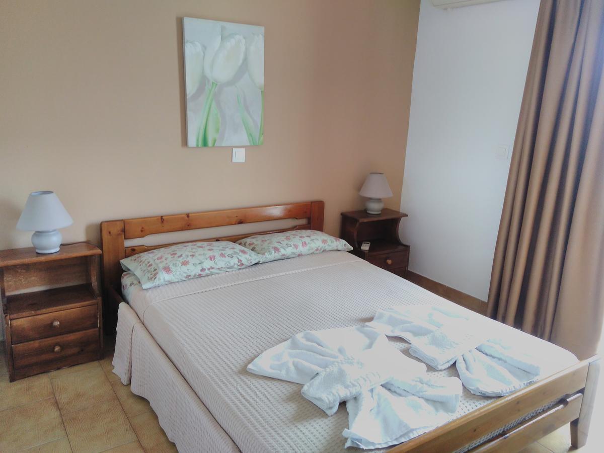Maria Studios And Apartments CCharaki Buitenkant foto